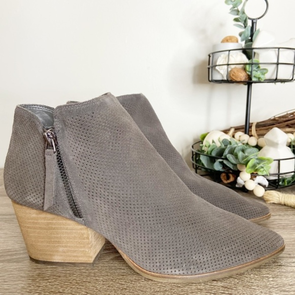 Vince Camuto Nethera Gray Perforated Leather Pointed Toe Ankle Booties 11M